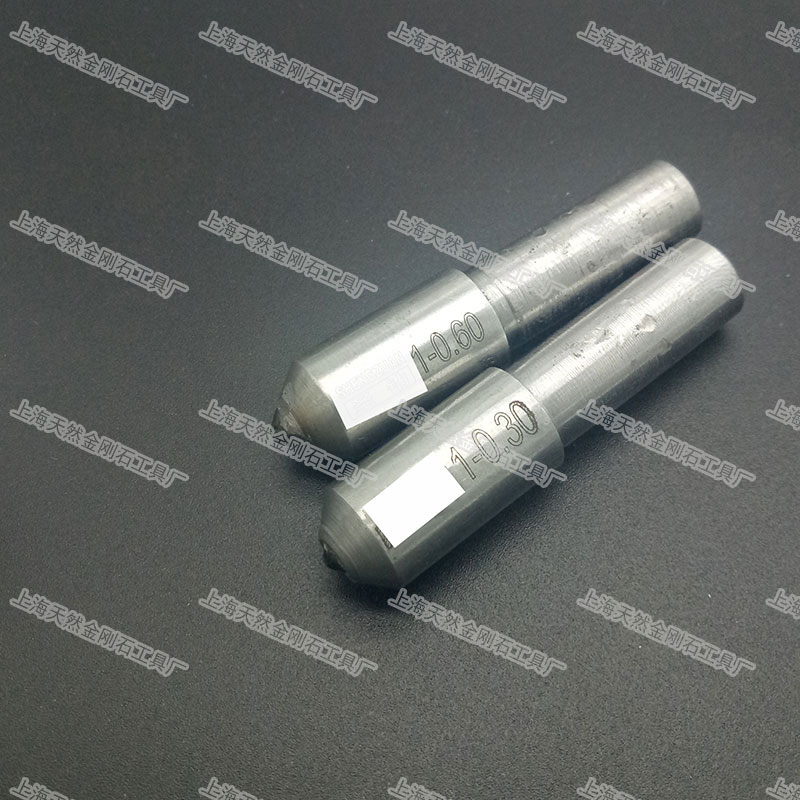 下面帶大家了解下上海天然金剛石工具廠老客戶購買同行產(chǎn)品到我廠翻修的例子：      該客戶一直是我廠的忠實客戶，由于其他原因在網(wǎng)上購買了同行的產(chǎn)品，下面是使用過后的金剛石筆圖片：